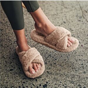 Olukai Hila Heu Women’s Cozy Slipper Sandals